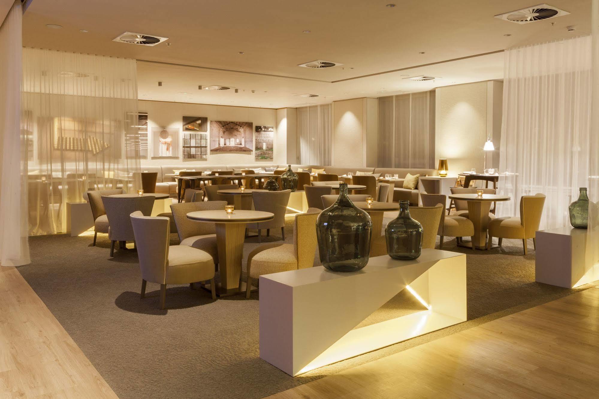 Ac Hotel Diagonal L'Illa By Marriott Barselona Dış mekan fotoğraf